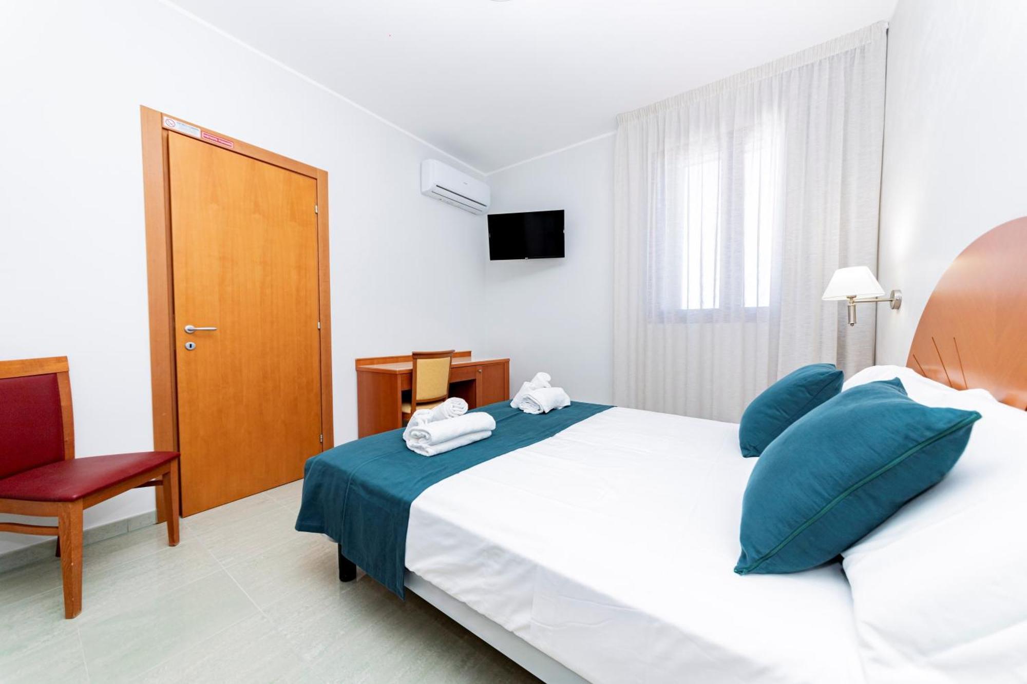 Hotel Alba ตอร์เลลาปิลโล ภายนอก รูปภาพ
