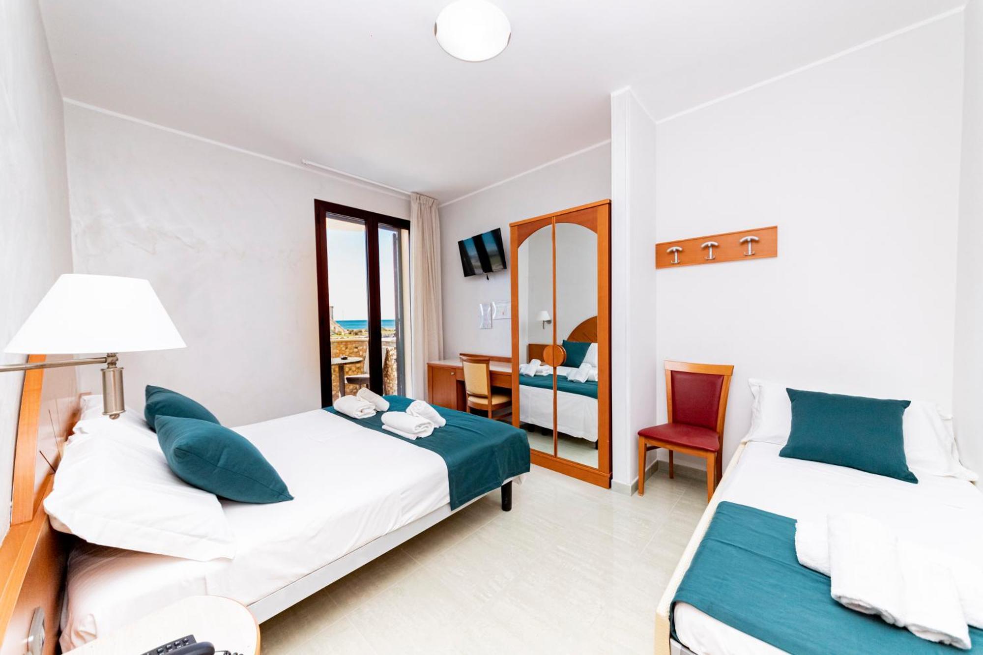 Hotel Alba ตอร์เลลาปิลโล ภายนอก รูปภาพ