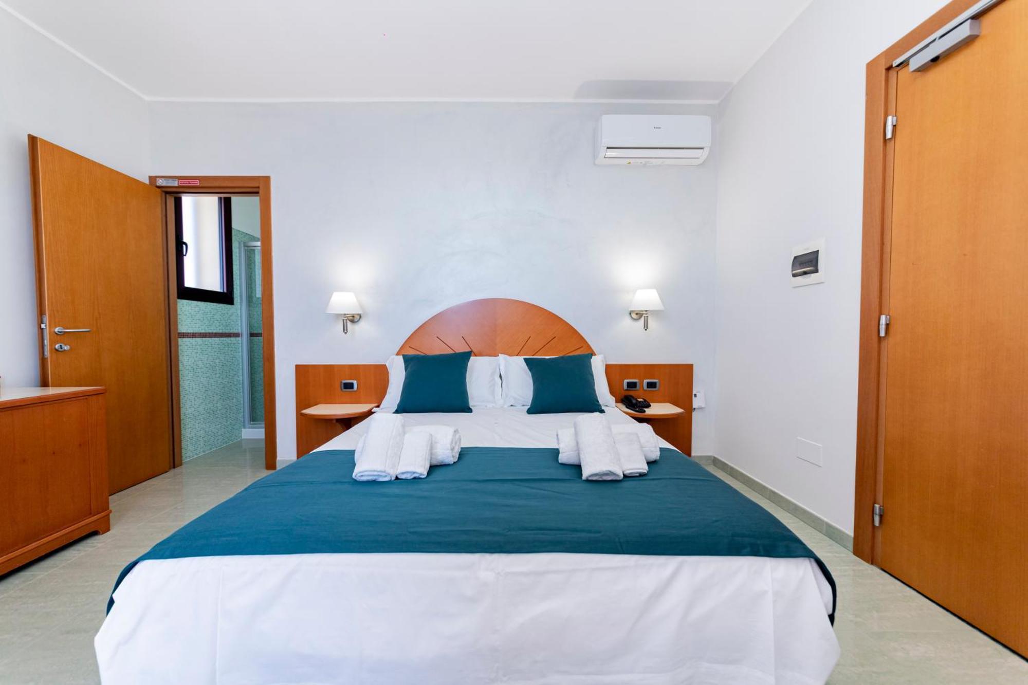 Hotel Alba ตอร์เลลาปิลโล ภายนอก รูปภาพ