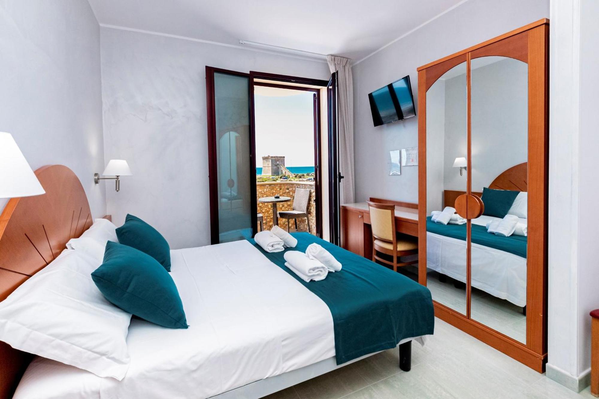 Hotel Alba ตอร์เลลาปิลโล ภายนอก รูปภาพ