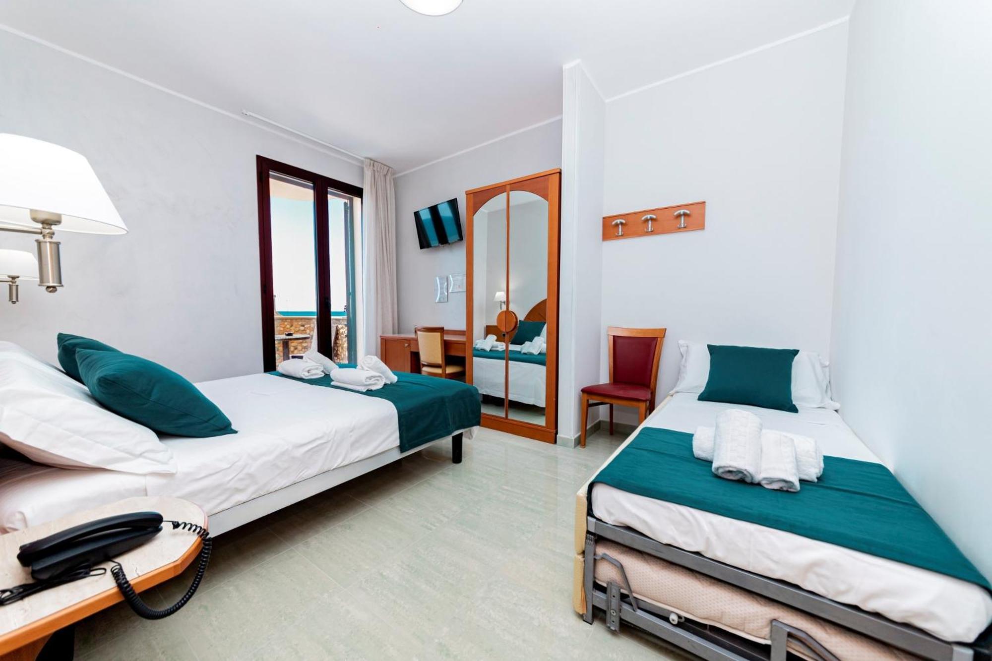 Hotel Alba ตอร์เลลาปิลโล ภายนอก รูปภาพ
