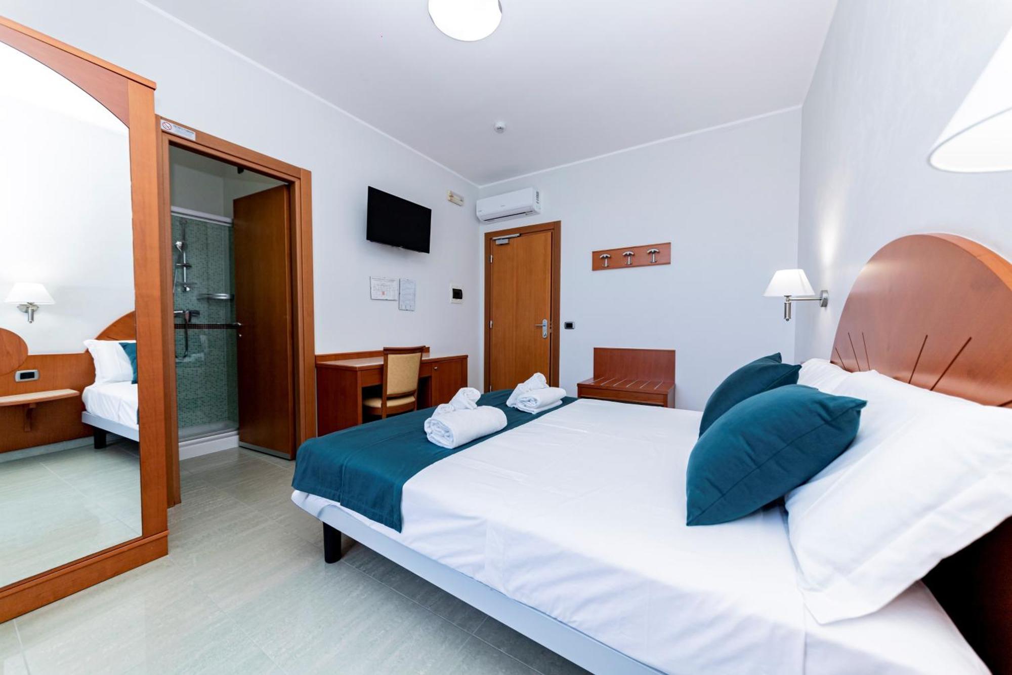 Hotel Alba ตอร์เลลาปิลโล ภายนอก รูปภาพ