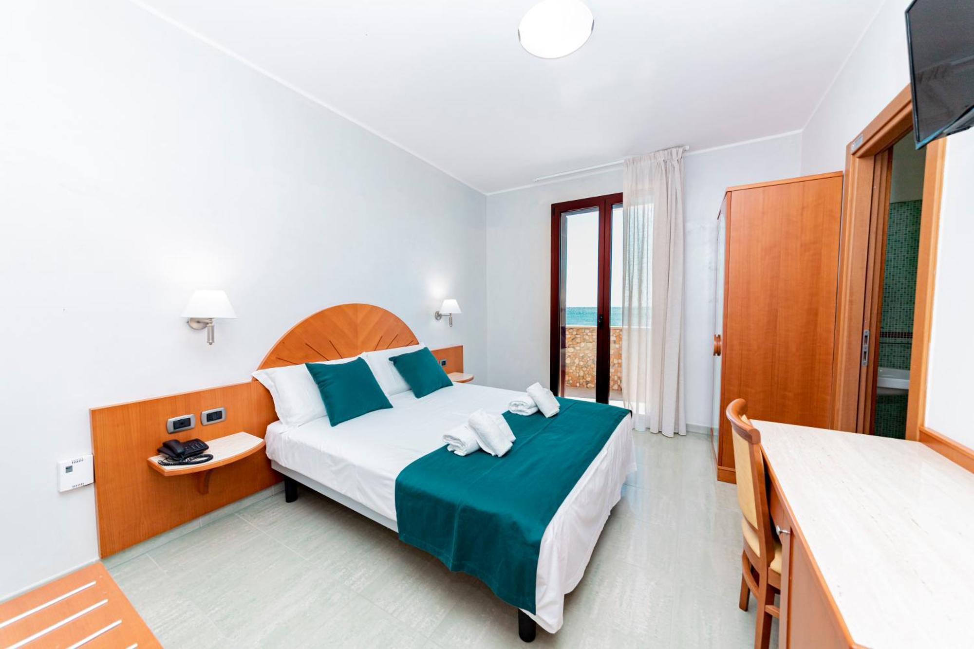 Hotel Alba ตอร์เลลาปิลโล ภายนอก รูปภาพ