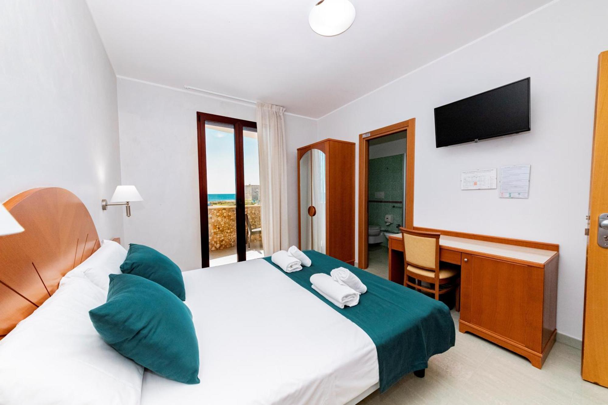 Hotel Alba ตอร์เลลาปิลโล ภายนอก รูปภาพ
