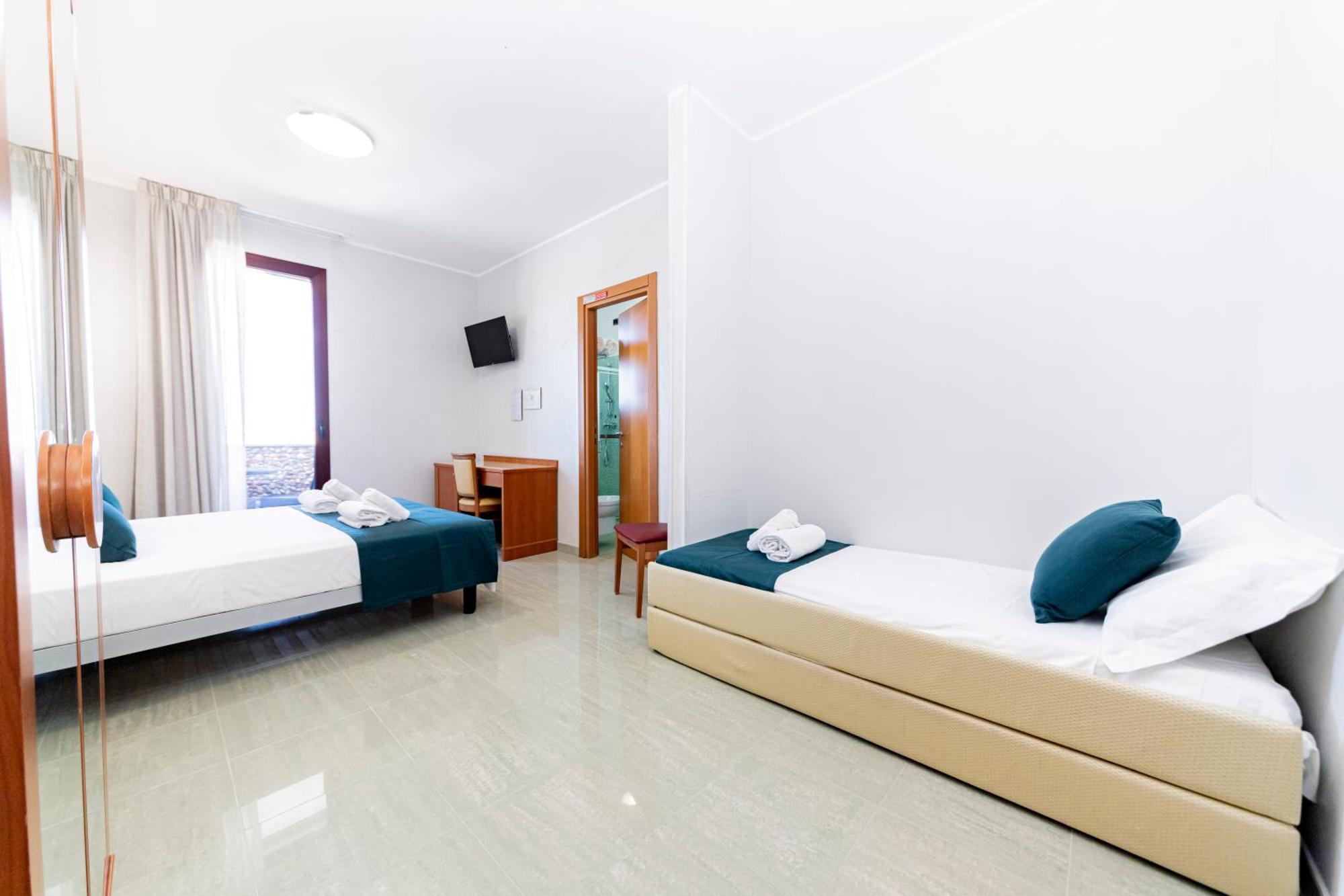 Hotel Alba ตอร์เลลาปิลโล ภายนอก รูปภาพ