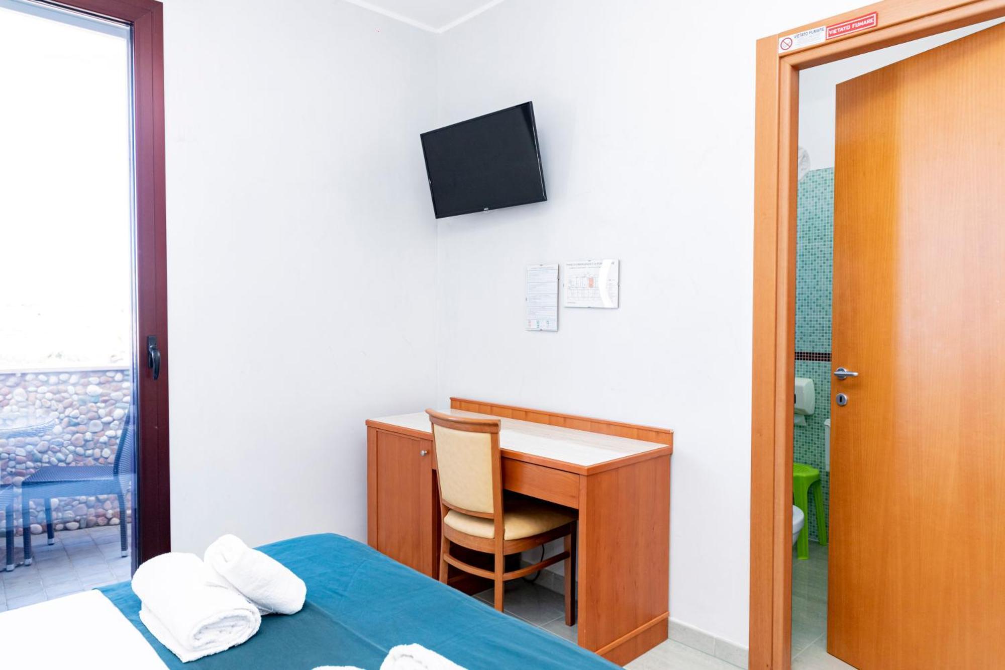 Hotel Alba ตอร์เลลาปิลโล ภายนอก รูปภาพ