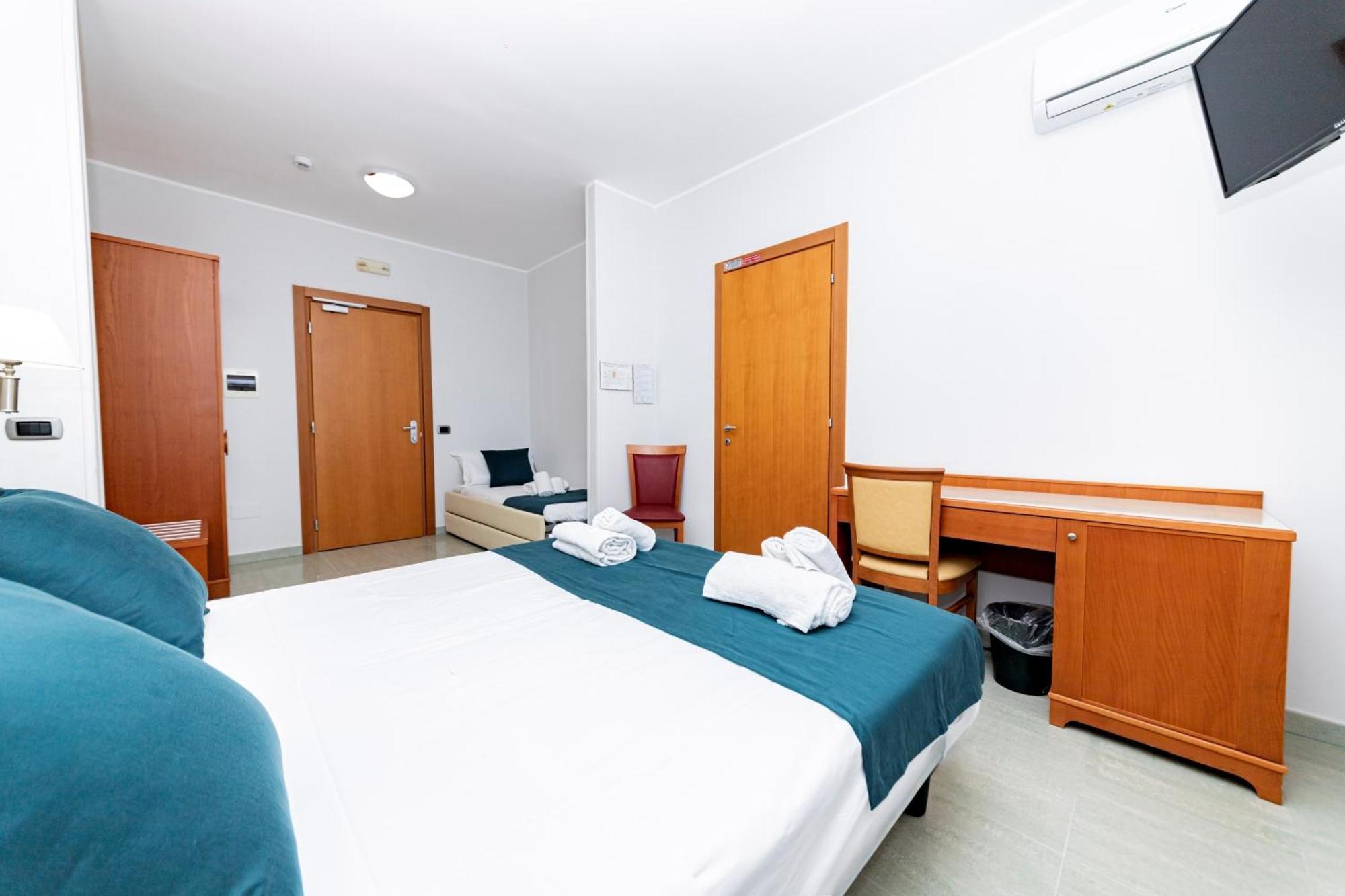 Hotel Alba ตอร์เลลาปิลโล ภายนอก รูปภาพ