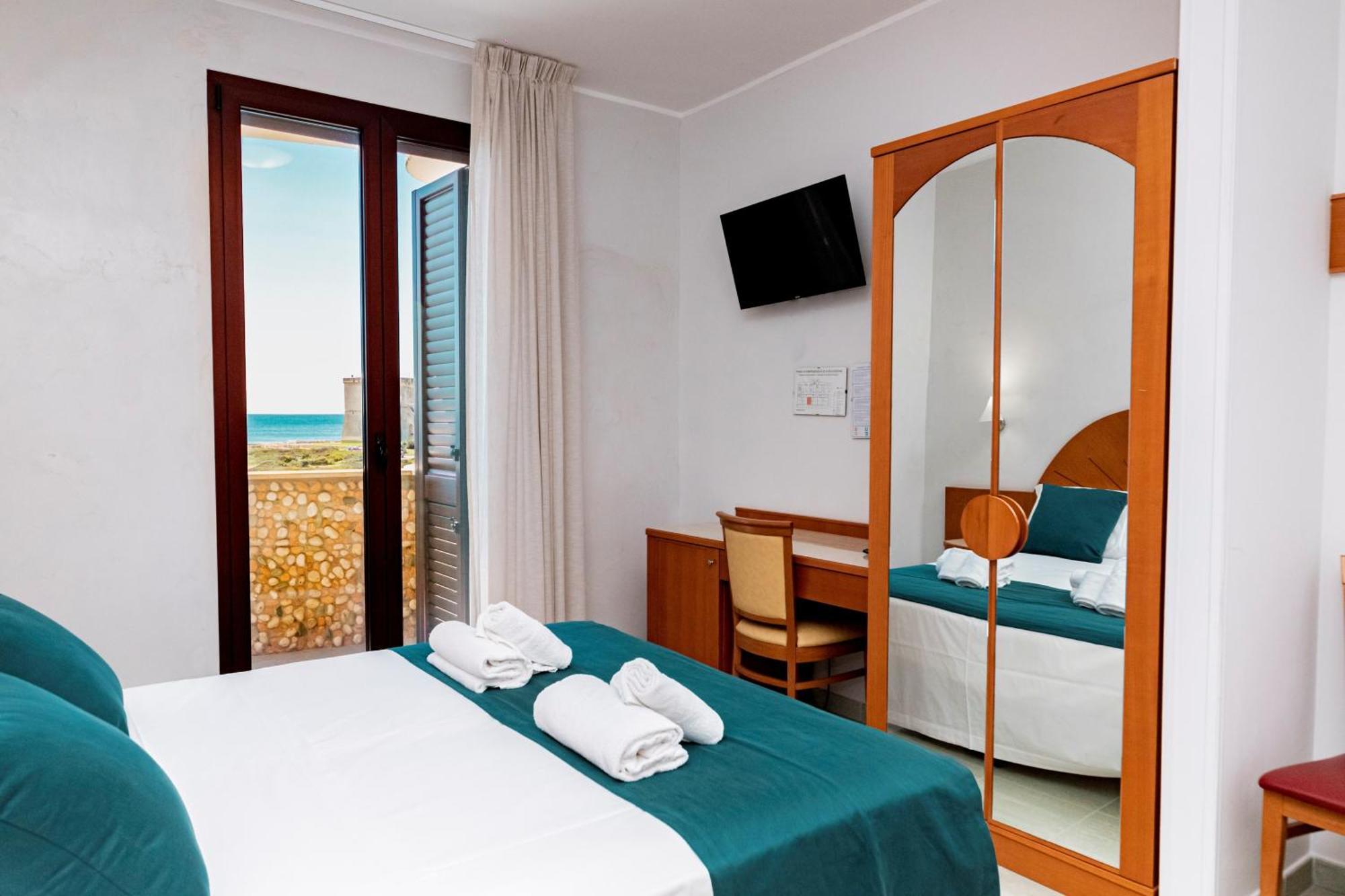 Hotel Alba ตอร์เลลาปิลโล ภายนอก รูปภาพ