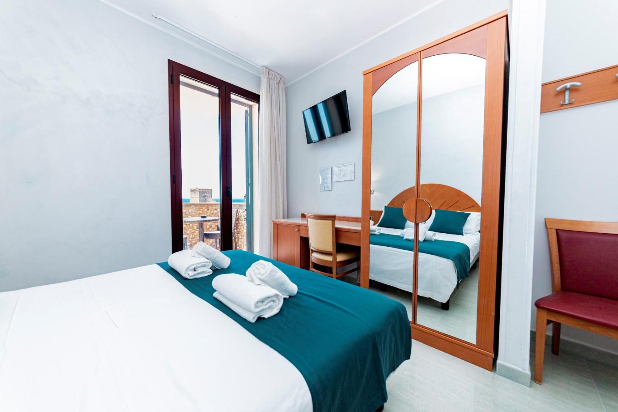 Hotel Alba ตอร์เลลาปิลโล ภายนอก รูปภาพ