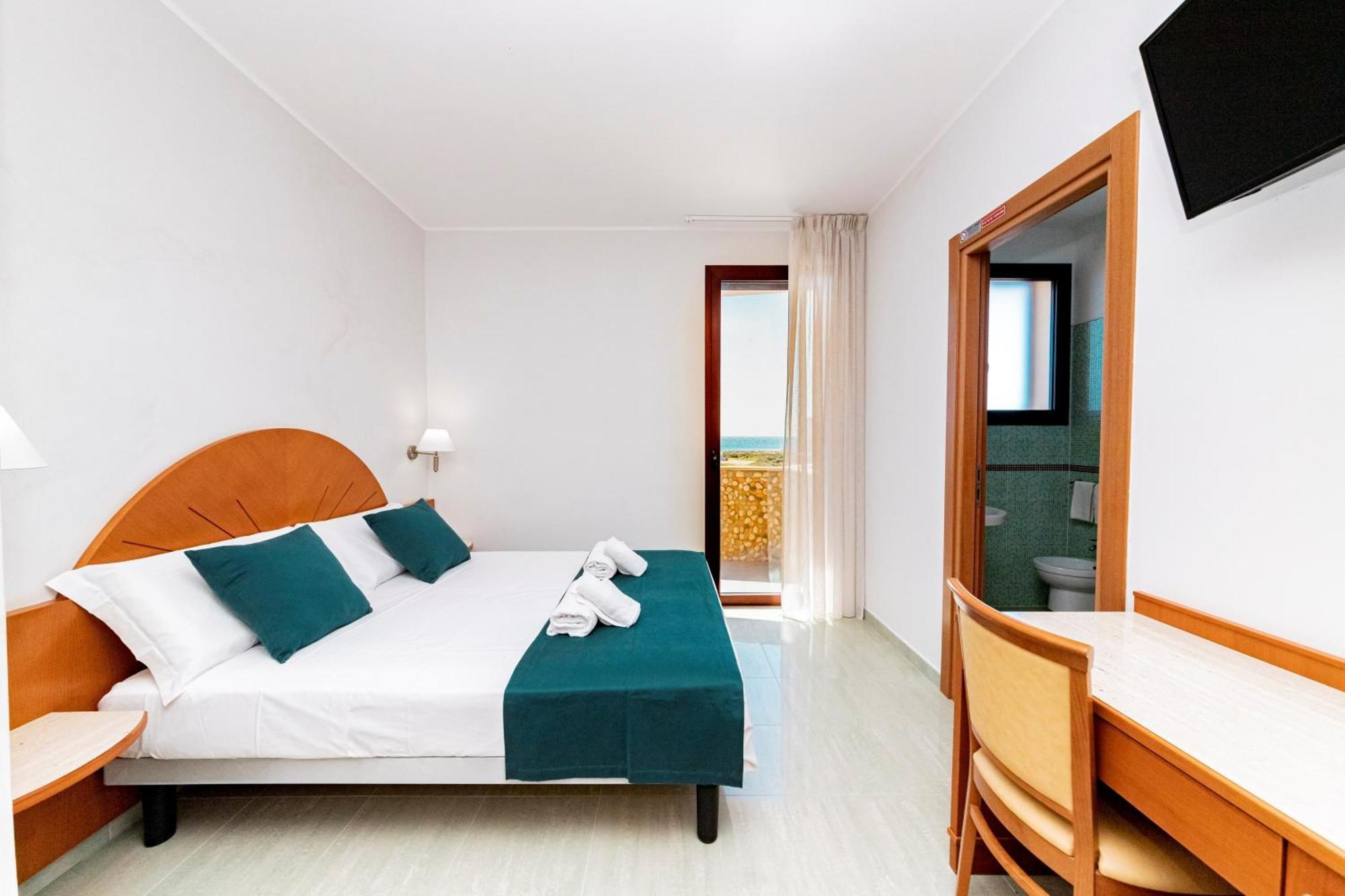 Hotel Alba ตอร์เลลาปิลโล ภายนอก รูปภาพ