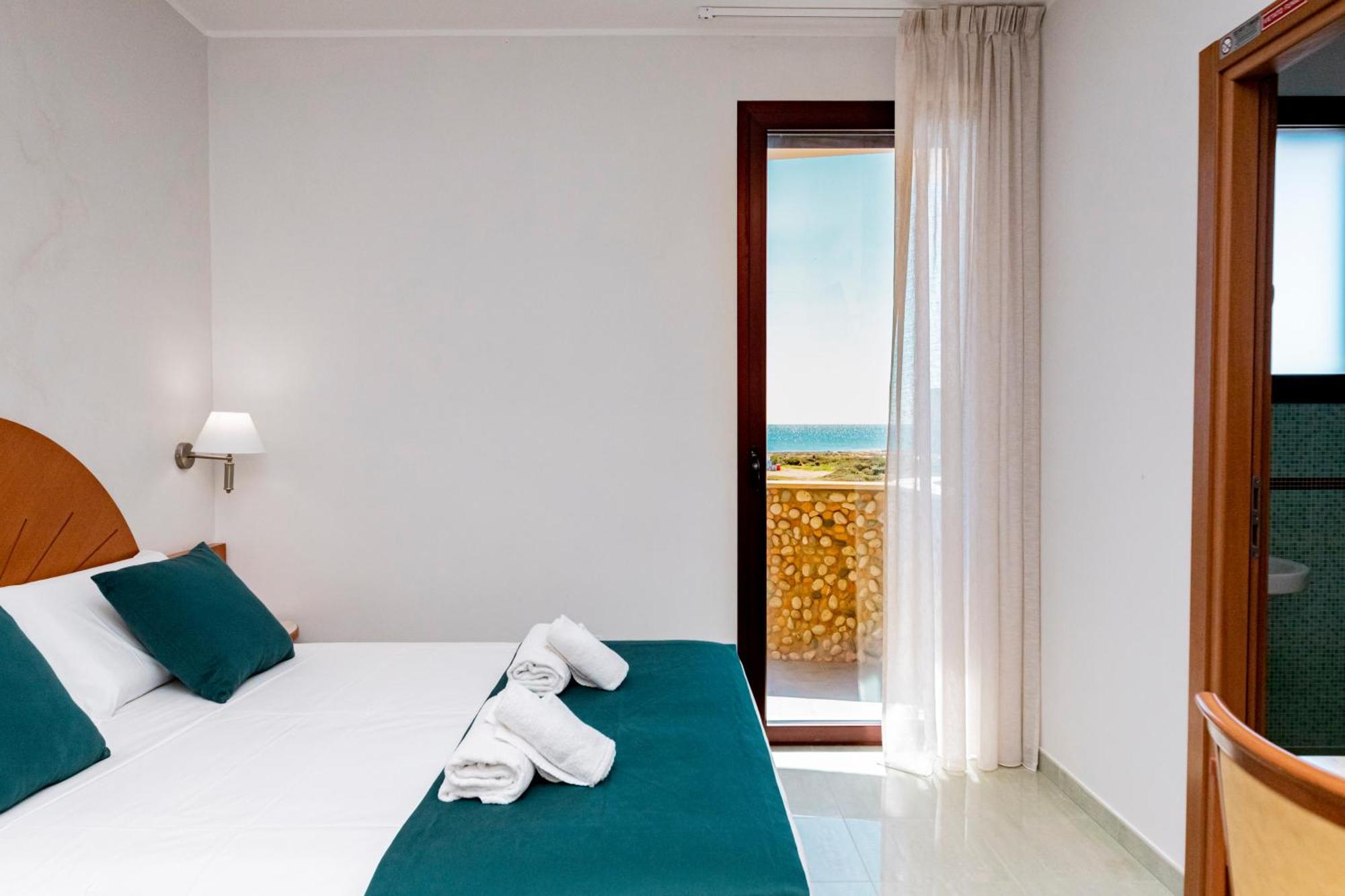 Hotel Alba ตอร์เลลาปิลโล ภายนอก รูปภาพ