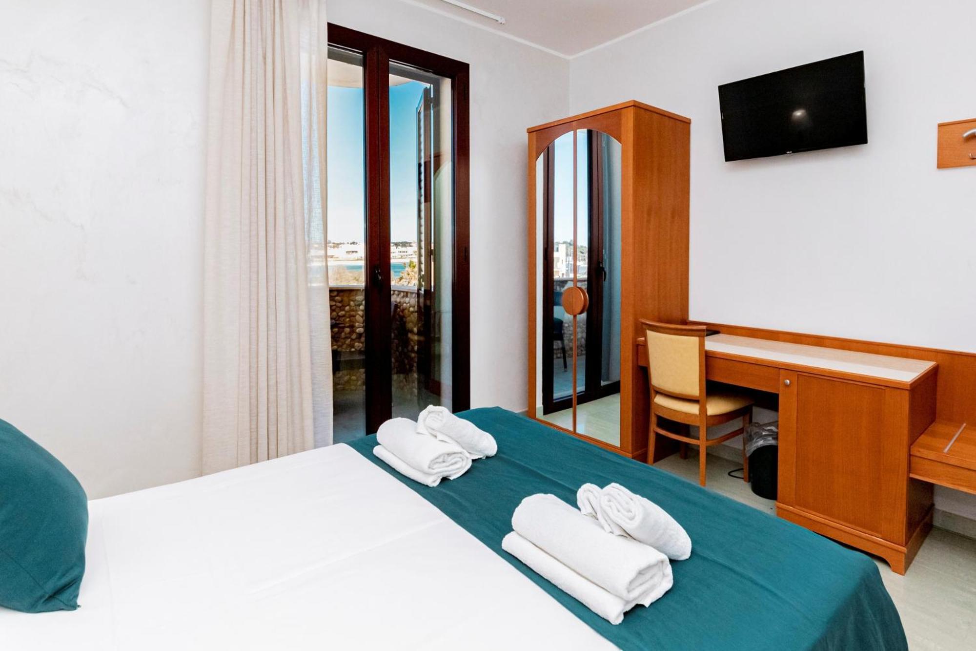 Hotel Alba ตอร์เลลาปิลโล ภายนอก รูปภาพ