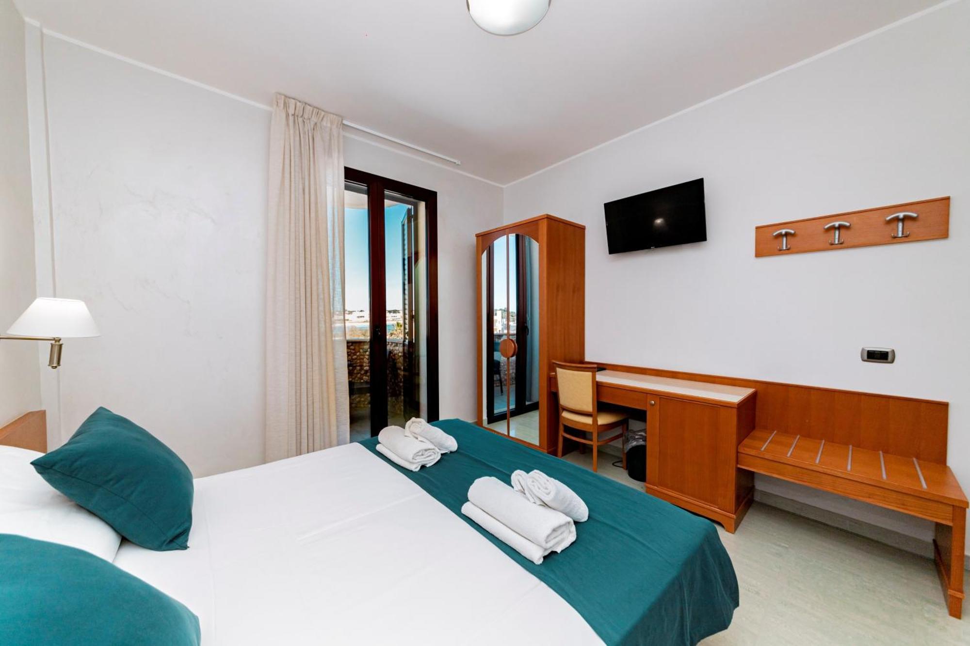 Hotel Alba ตอร์เลลาปิลโล ภายนอก รูปภาพ